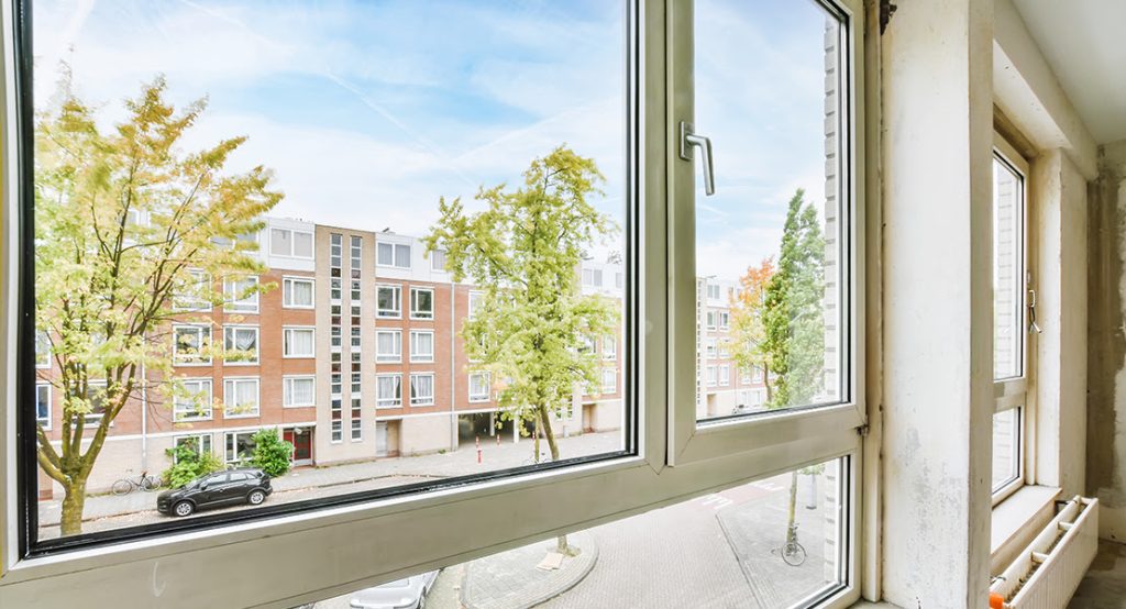 How a Dual-Pane Window Is Different