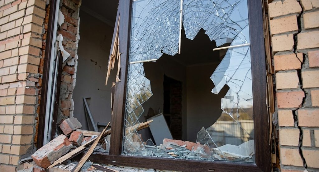 What Film Cannot Do in a Big Quake